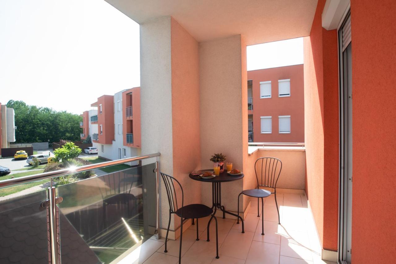 וסס Sunny Home Near Bud With 2Br, Ac And Free Parking מראה חיצוני תמונה
