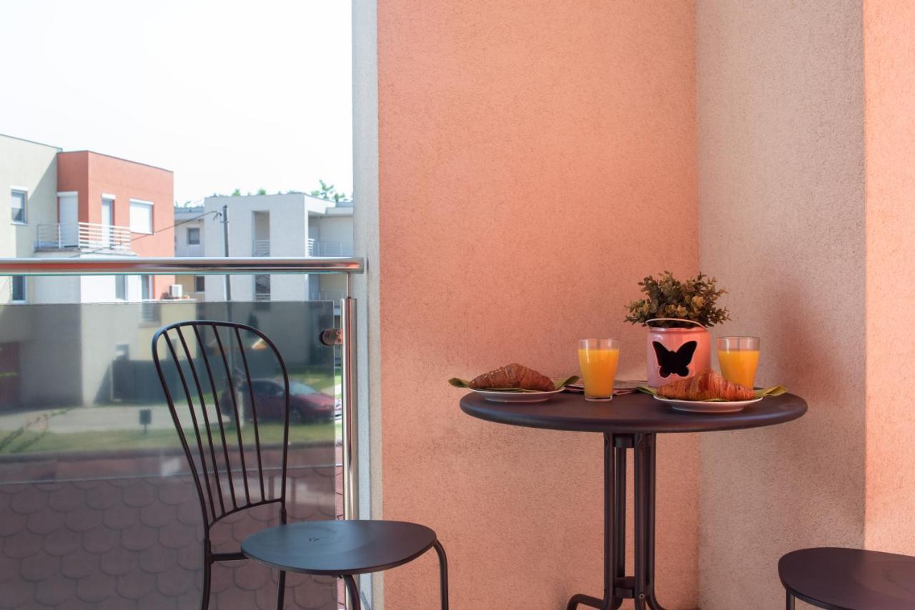 וסס Sunny Home Near Bud With 2Br, Ac And Free Parking מראה חיצוני תמונה