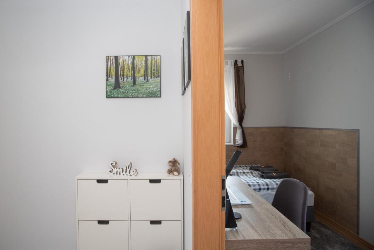 וסס Sunny Home Near Bud With 2Br, Ac And Free Parking מראה חיצוני תמונה