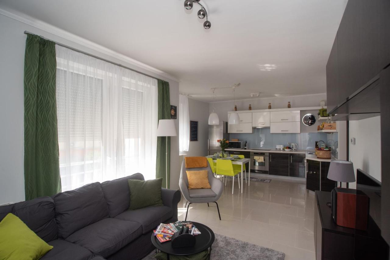 וסס Sunny Home Near Bud With 2Br, Ac And Free Parking מראה חיצוני תמונה