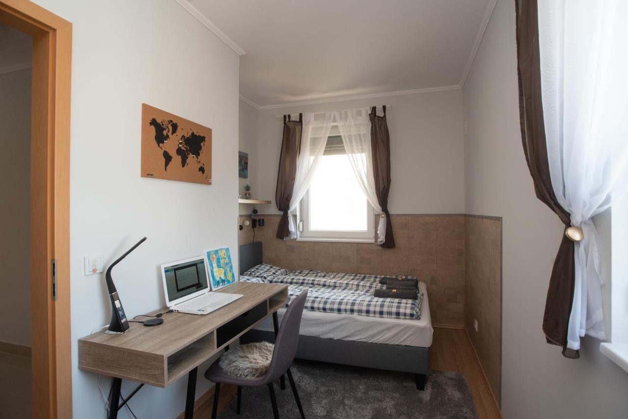 וסס Sunny Home Near Bud With 2Br, Ac And Free Parking מראה חיצוני תמונה